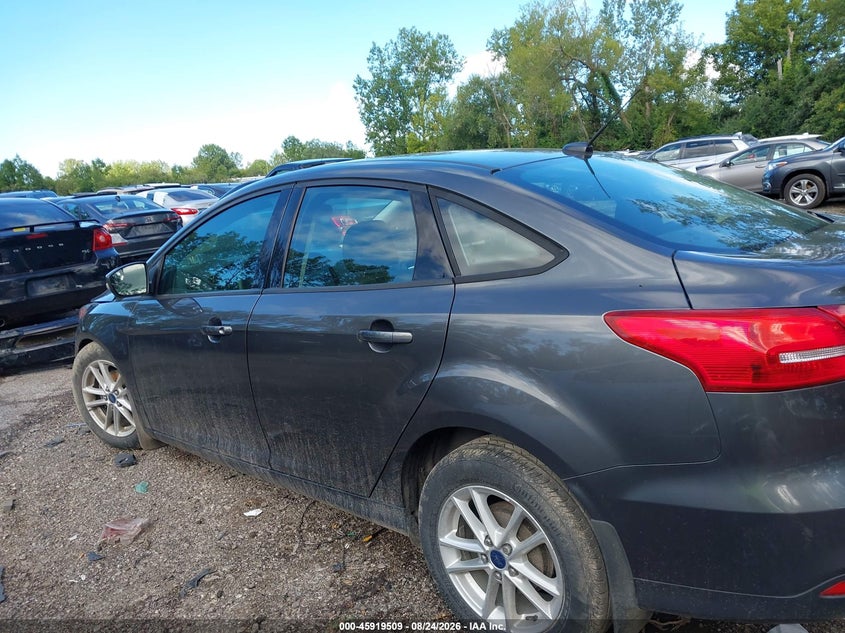FORD FOCUS 2015 VIN 1FADP3F29FL352062