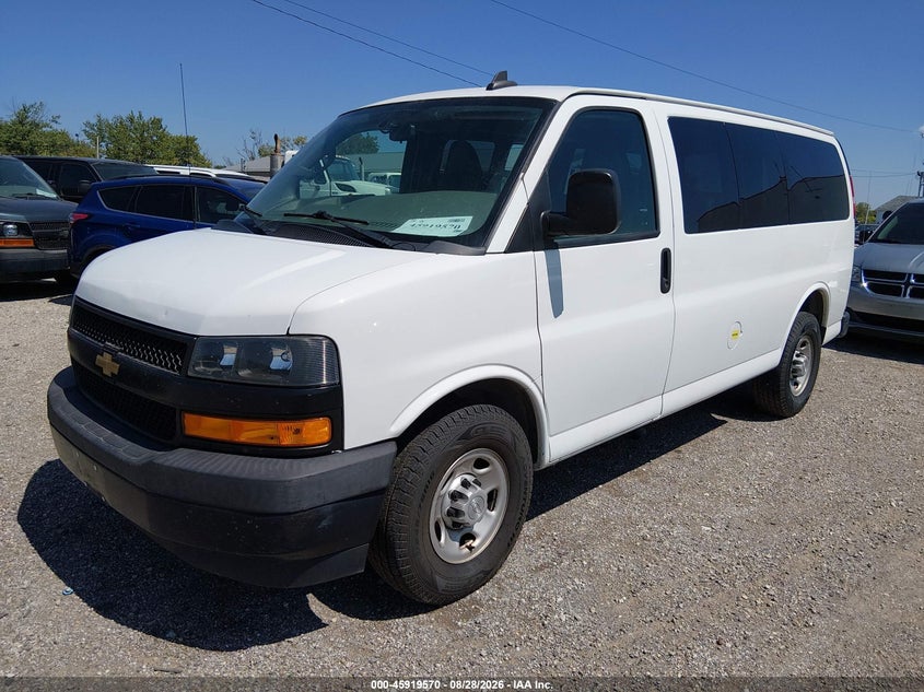 2019 CHEVROLET EXPRESS 2500 auction photo 2