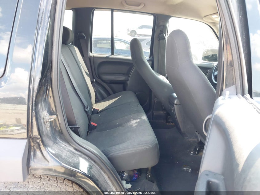 JEEP LIBERTY 2004 VIN 1J4GL48K94W274247