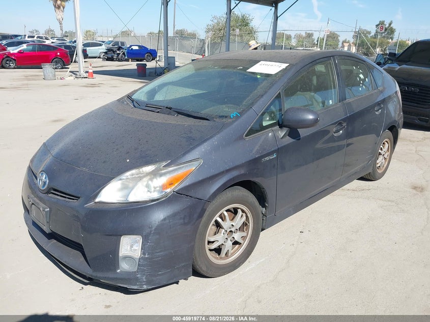 2010 Toyota Prius, Right Front, IAAI, VIN JTDKN3DU6A0102736 — photo 2