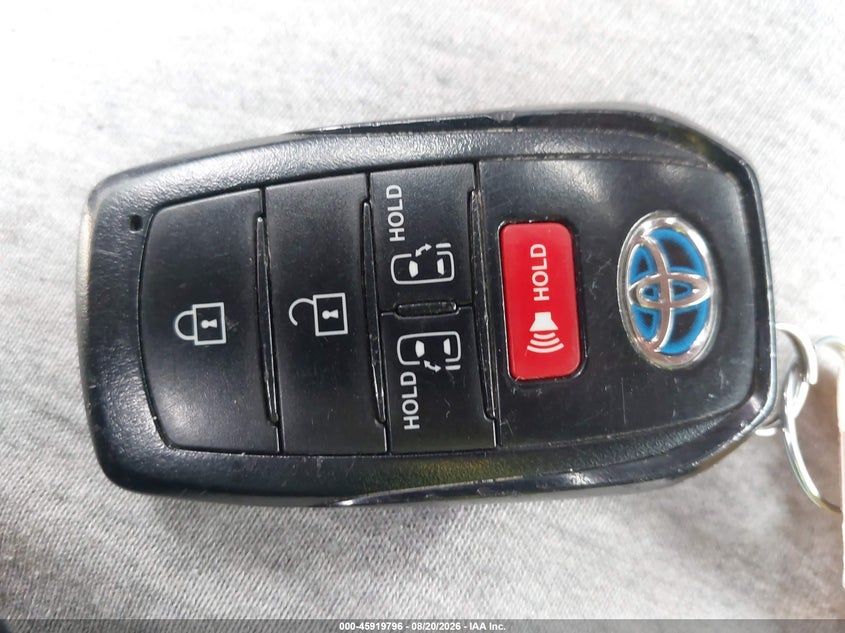 TOYOTA SIENNA - zdjęcie 11