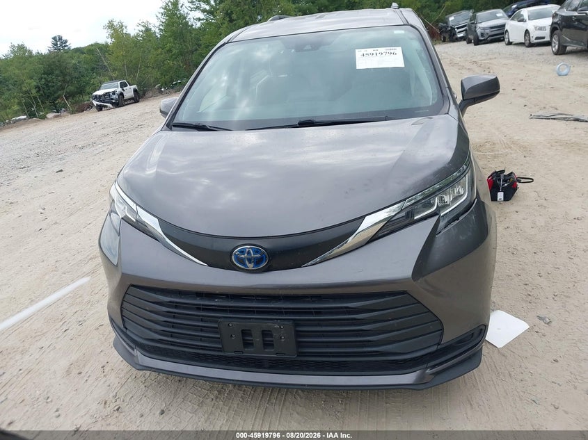 TOYOTA SIENNA - zdjęcie 12