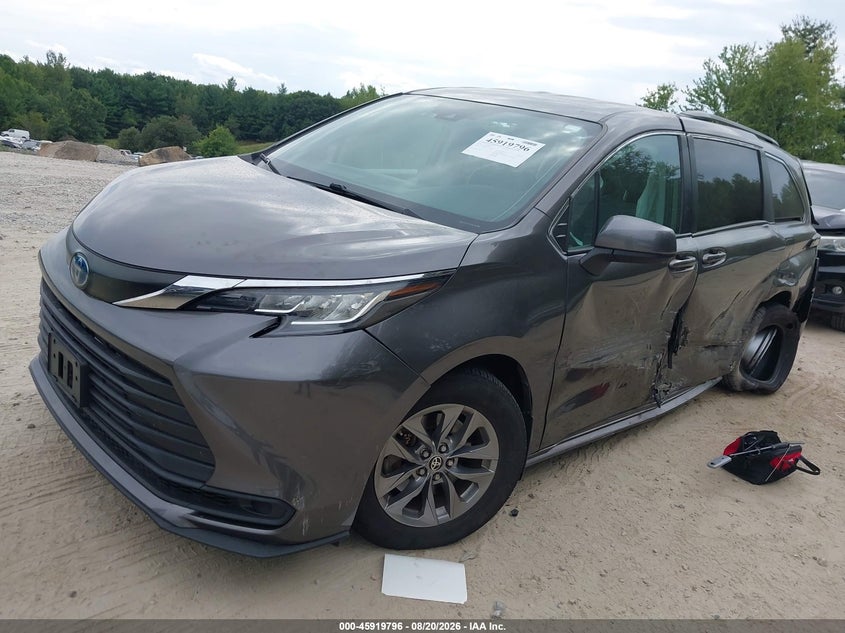 TOYOTA SIENNA - zdjęcie 2
