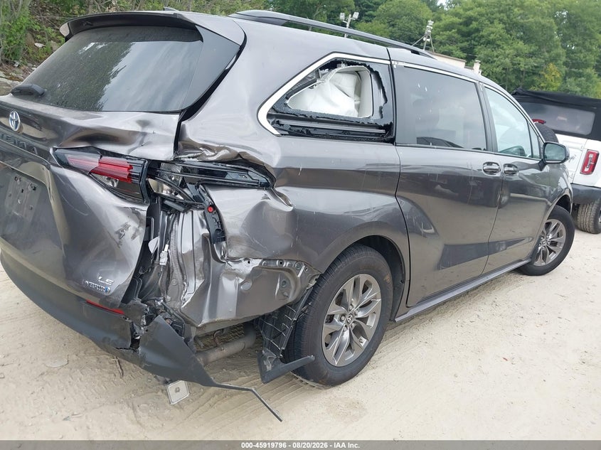 TOYOTA SIENNA - zdjęcie 4