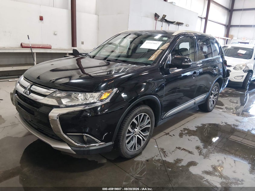 2017 MITSUBISHI OUTLANDER auction photo 2