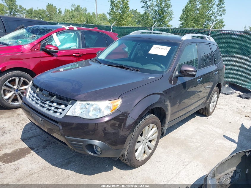 2013 SUBARU FORESTER auction photo 2