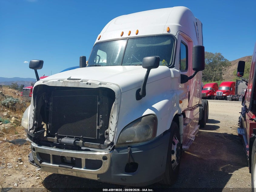 2014 FREIGHTLINER CASCADIA 125 auction photo 2