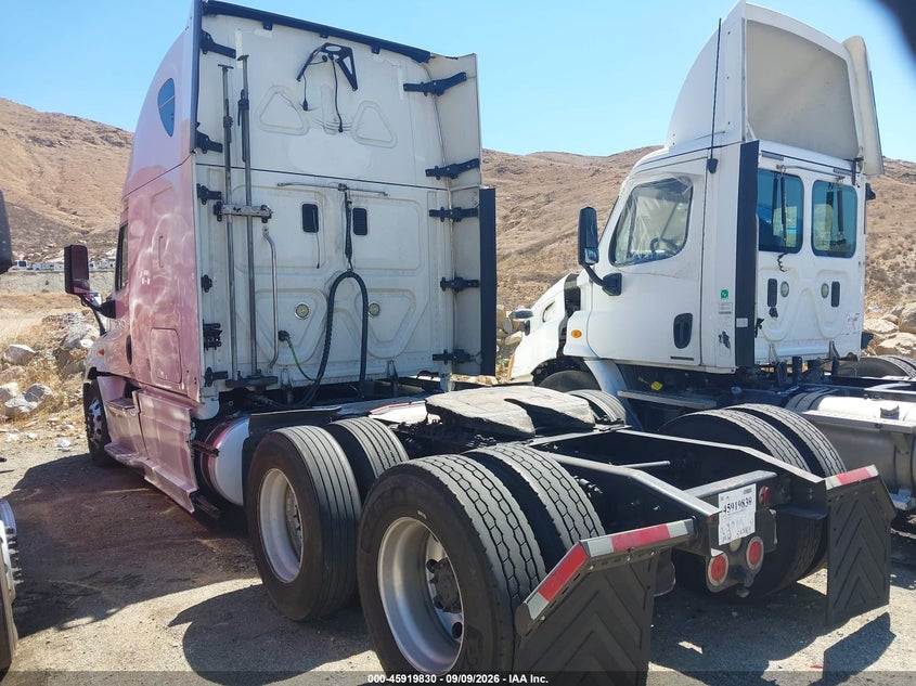 2014 FREIGHTLINER CASCADIA 125 auction photo 3