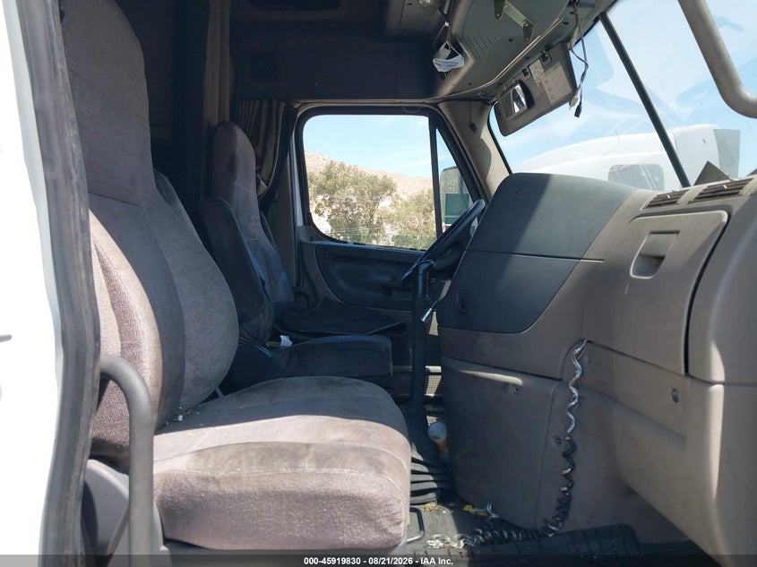2014 FREIGHTLINER CASCADIA 125 auction photo 7