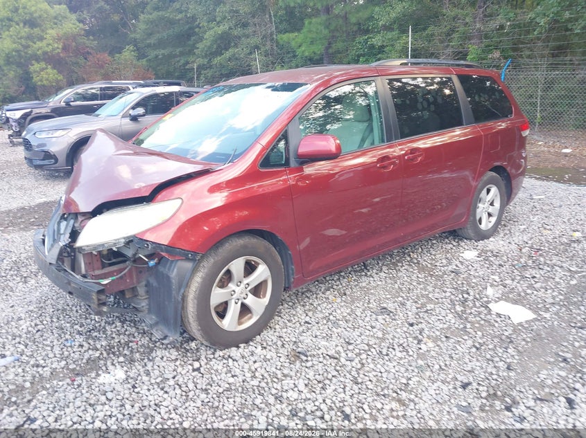 2011 Toyota Sienna, Front End, IAAI, VIN 5TDKK3DC8BS158157 — photo 2