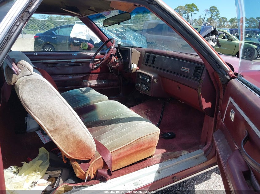 CHEVROLET EL CAMINO 1983 VIN 1GCCW80H2DR276052