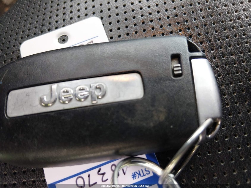 JEEP GRAND CHEROKEE - zdjęcie 11