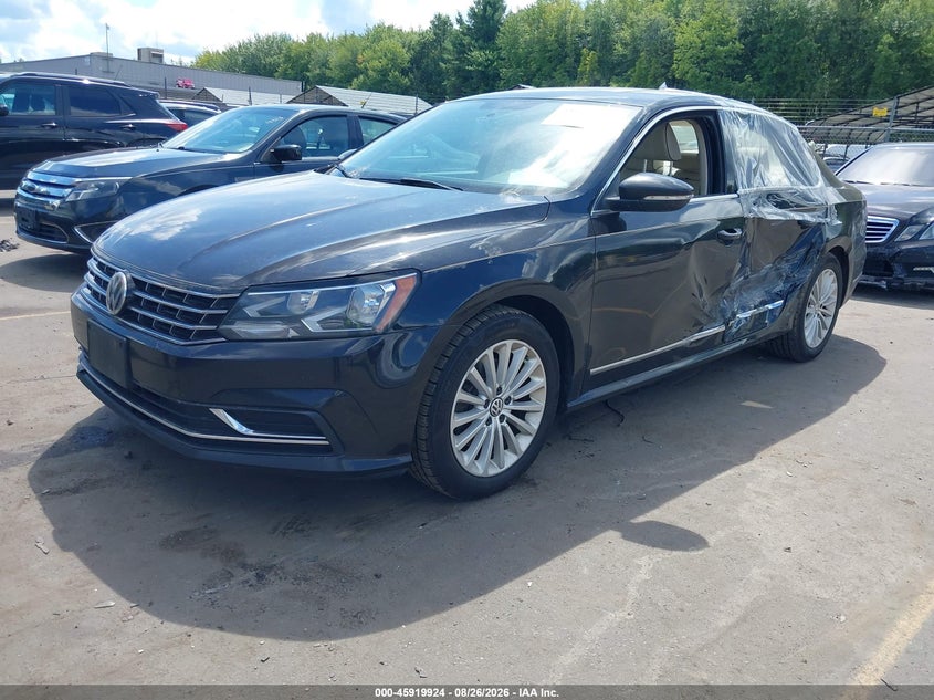 2017 Volkswagen Passat, Лівий бік, IAAI, VIN 1VWBT7A35HC017417 — фото 2