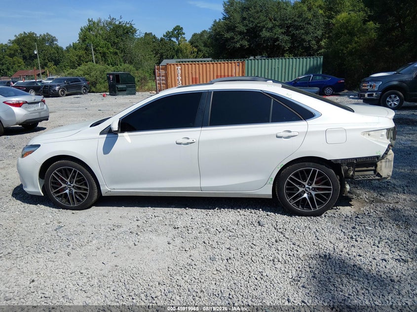 TOYOTA CAMRY - zdjęcie 15
