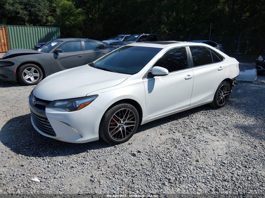 TOYOTA CAMRY - zdjęcie 2