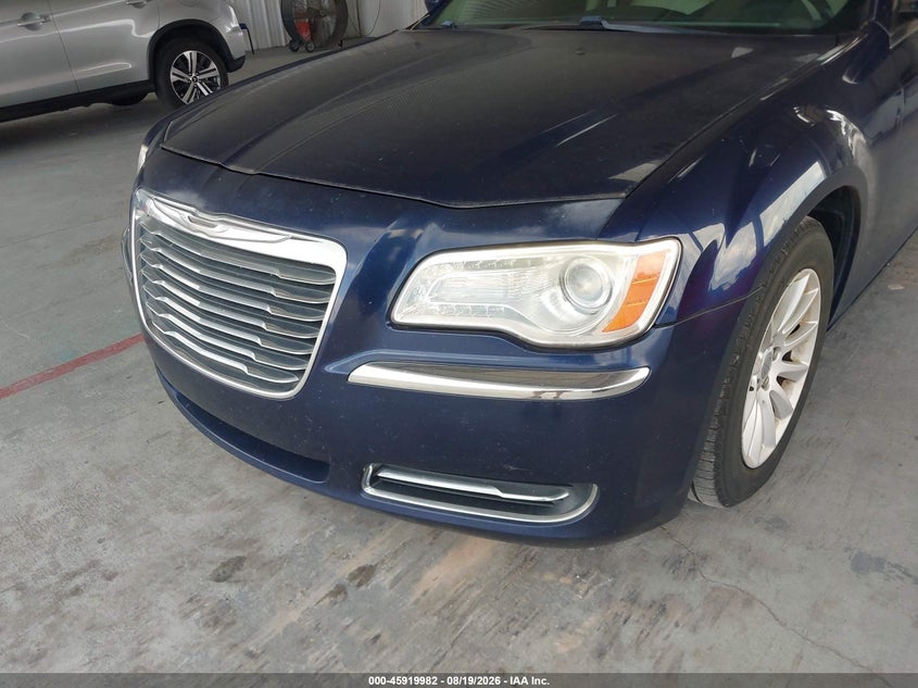 2014 CHRYSLER 300 auction photo 6
