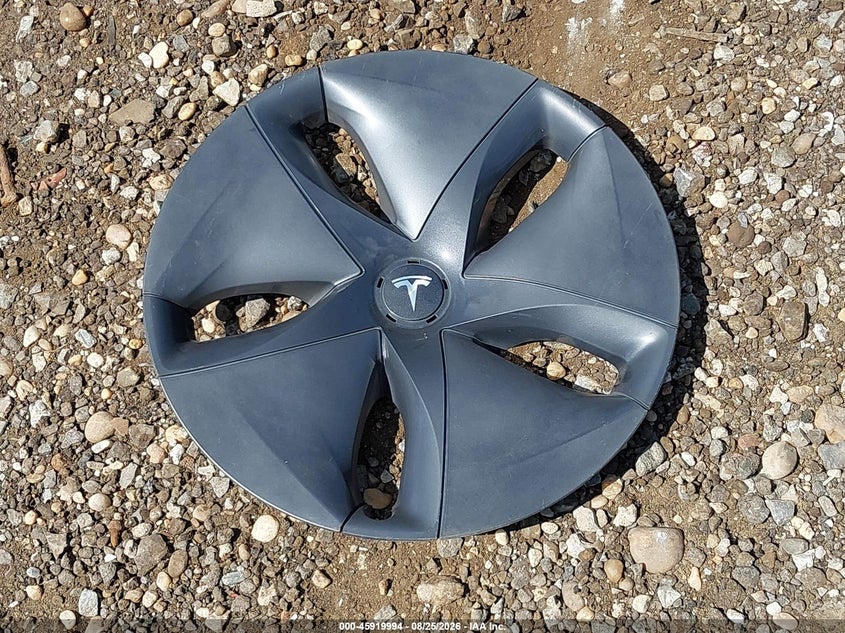 TESLA MODEL 3 - zdjęcie 11