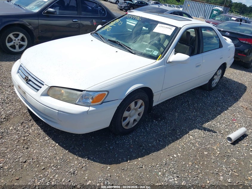 2000 Toyota Camry, Перёд и зад, IAAI, VIN JT2BG22K9Y0448711 — фото 2