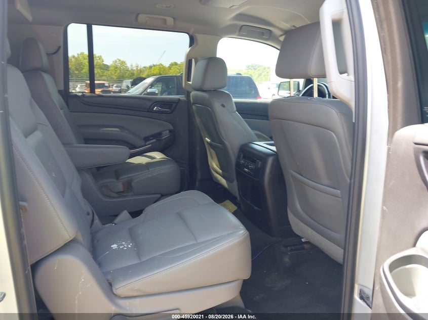 CHEVROLET SUBURBAN - zdjecie 8