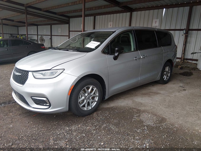2024 CHRYSLER PACIFICA auction photo 2