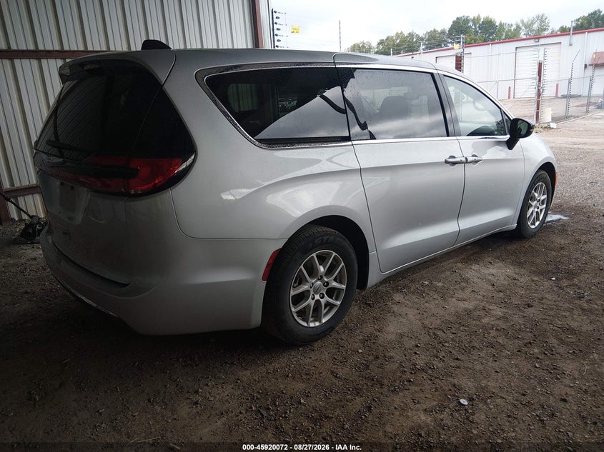 2024 CHRYSLER PACIFICA auction photo 4