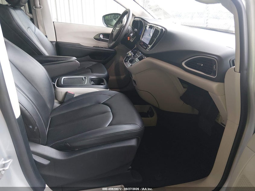 2024 CHRYSLER PACIFICA auction photo 5