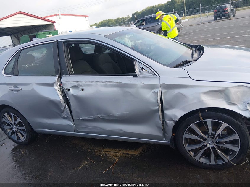2020 HYUNDAI ELANTRA GT auction photo 6