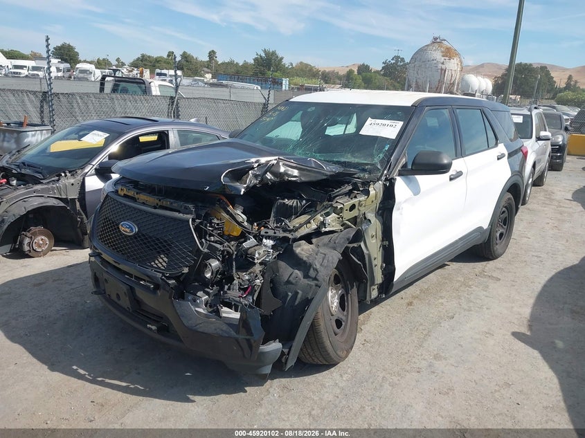 2023 FORD POLICE INTERCEPTOR UTILITY auction photo 2