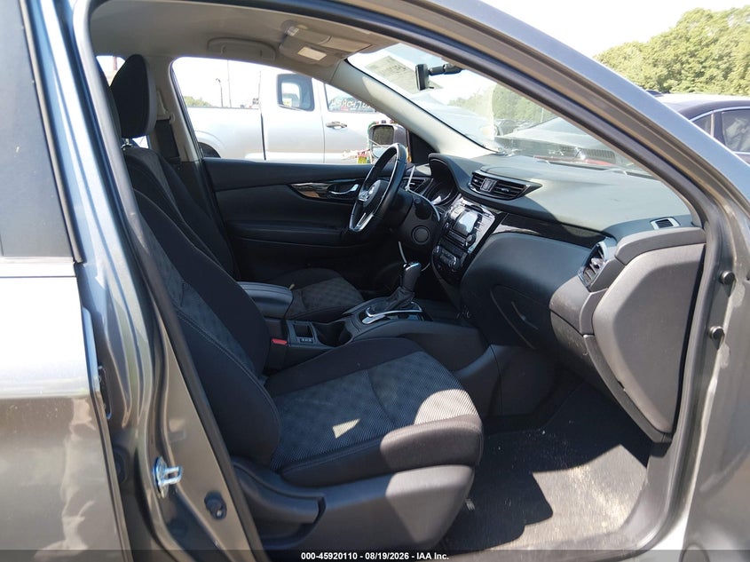 2018 NISSAN ROGUE SPORT auction photo 5