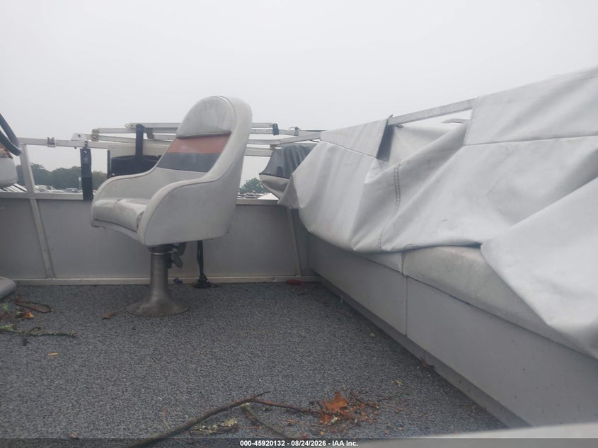 1990 PONTOON OTHER auction photo 8