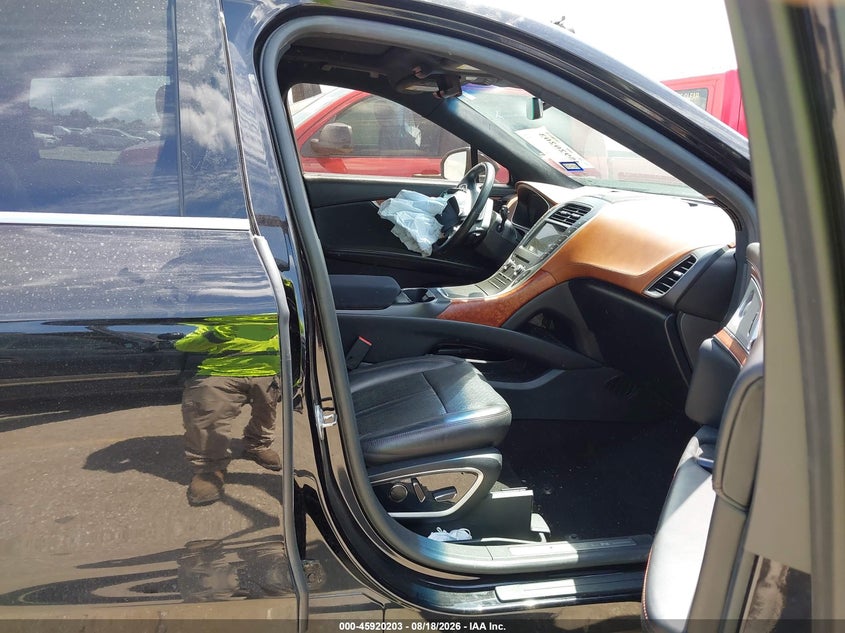 2019 LINCOLN NAUTILUS auction photo 5