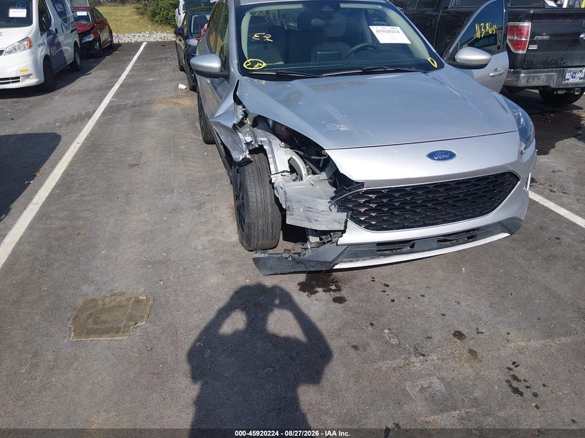 2020 FORD ESCAPE auction photo 6