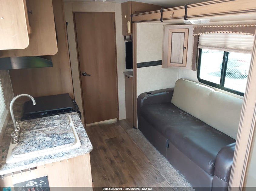 2015 CRUISER SHADOW CRUISER 195WBS TRAVEL TRAILER auction photo 8