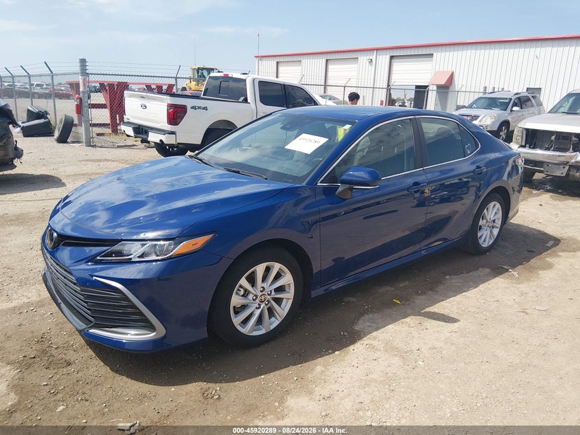2024 Toyota Camry Le, Hail, IAAI, VIN 4T1R11AK1RU255283 — photo 2