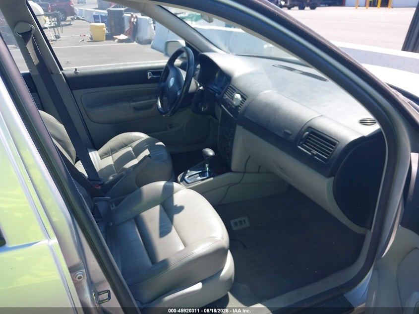 2004 VOLKSWAGEN JETTA auction photo 5