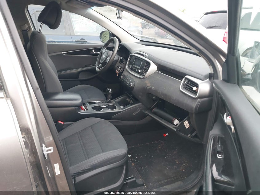 2016 KIA SORENTO auction photo 5