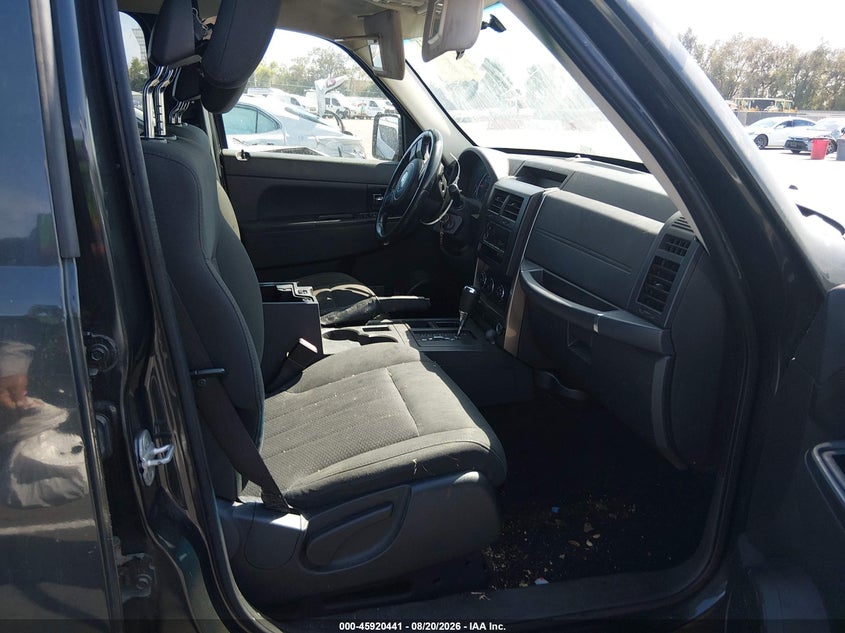 2011 JEEP LIBERTY auction photo 5