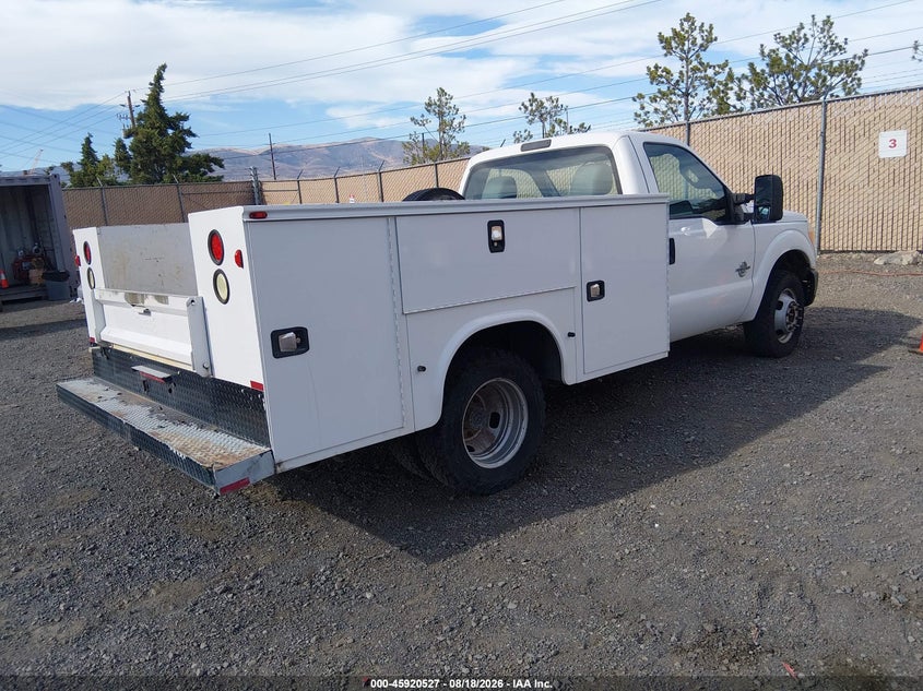 2015 FORD F-350 CHASSIS auction photo 4
