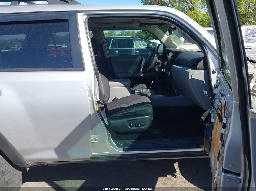 2010 TOYOTA 4RUNNER auction photo 5
