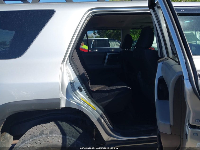 2010 TOYOTA 4RUNNER auction photo 8