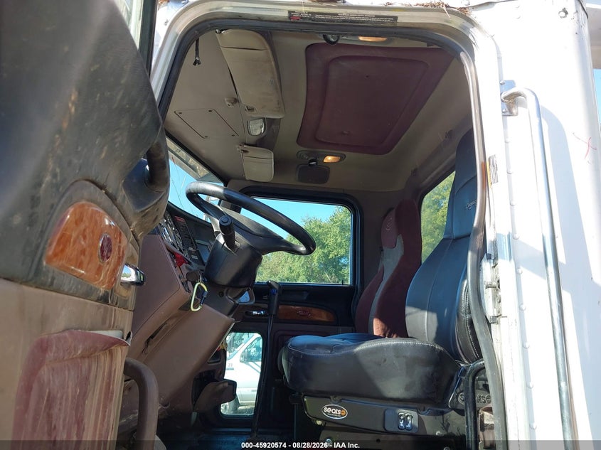 2011 PETERBILT 365 auction photo 5