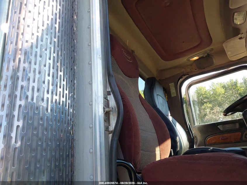 2011 PETERBILT 365 auction photo 7