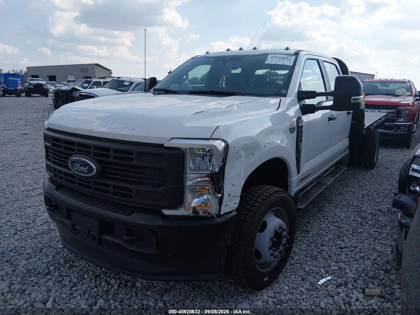 2026 FORD F-550 CHASSIS auction photo 2
