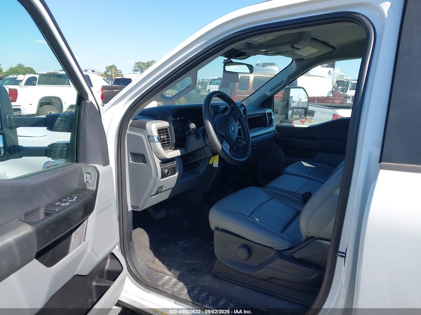 2026 FORD F-550 CHASSIS auction photo 6
