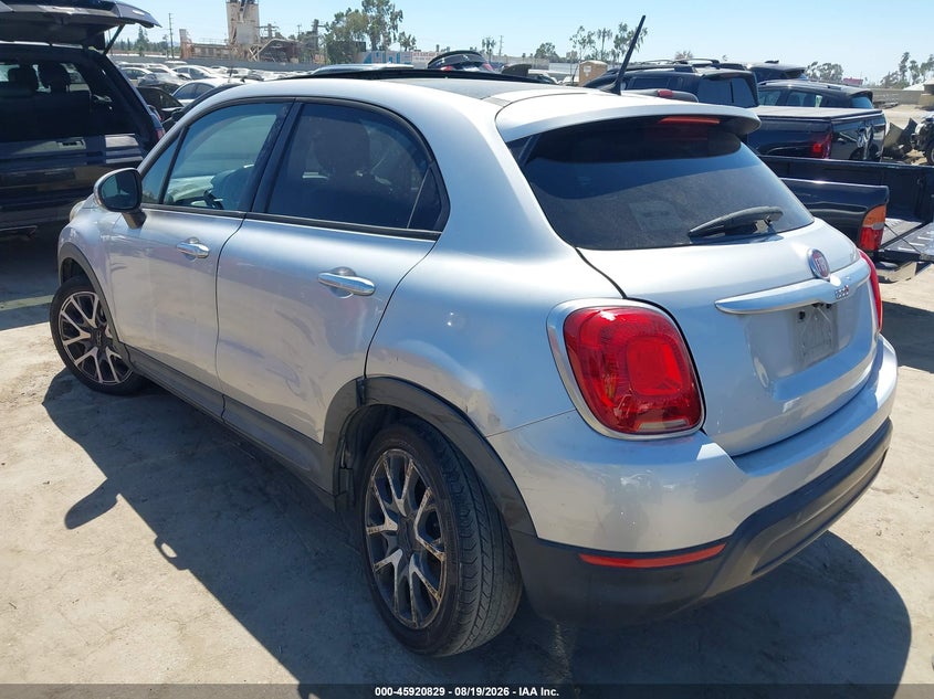 2016 FIAT 500X auction photo 3