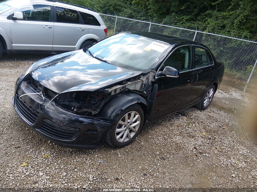 2010 Volkswagen Jetta, Удар спереду, IAAI, VIN 3VWRZ7AJ2AM054330 — фото 2