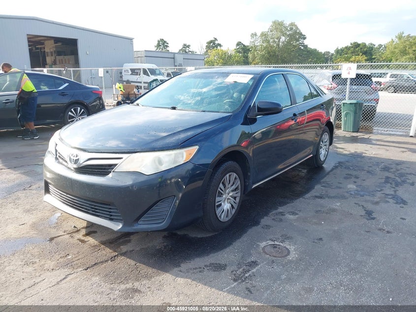 2014 TOYOTA CAMRY auction photo 2