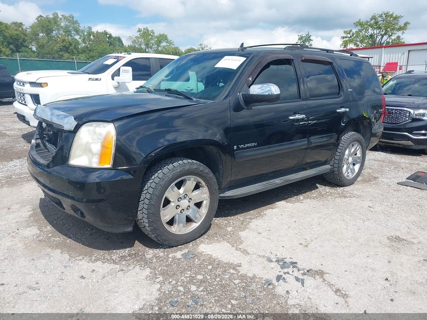 2007 GMC Yukon, Right Front, IAAI, VIN 1GKFK13097R331935 — photo 2