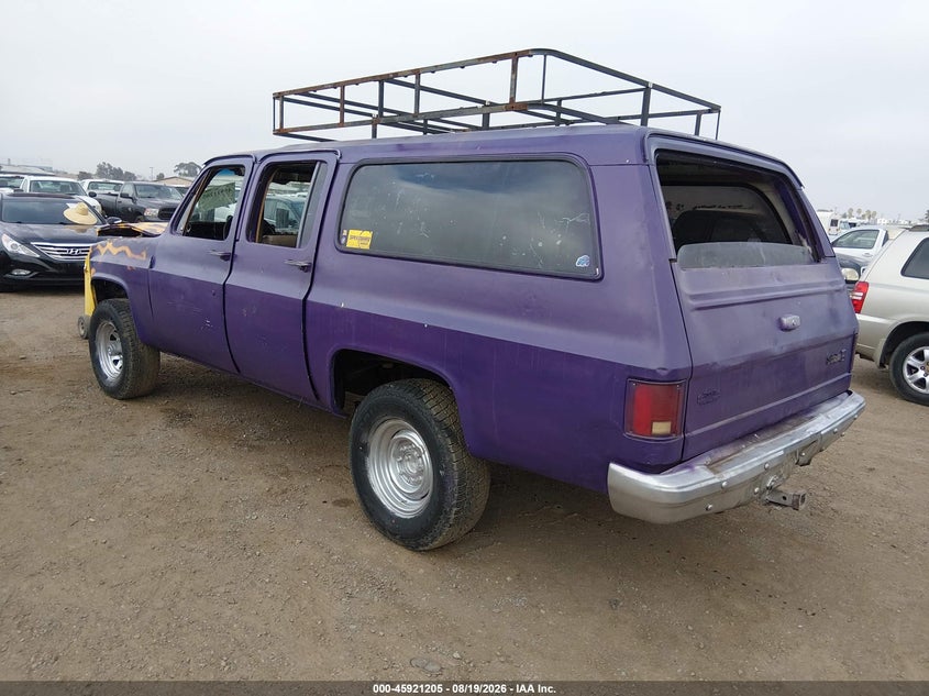 1986 CHEVROLET SUBURBAN auction photo 3