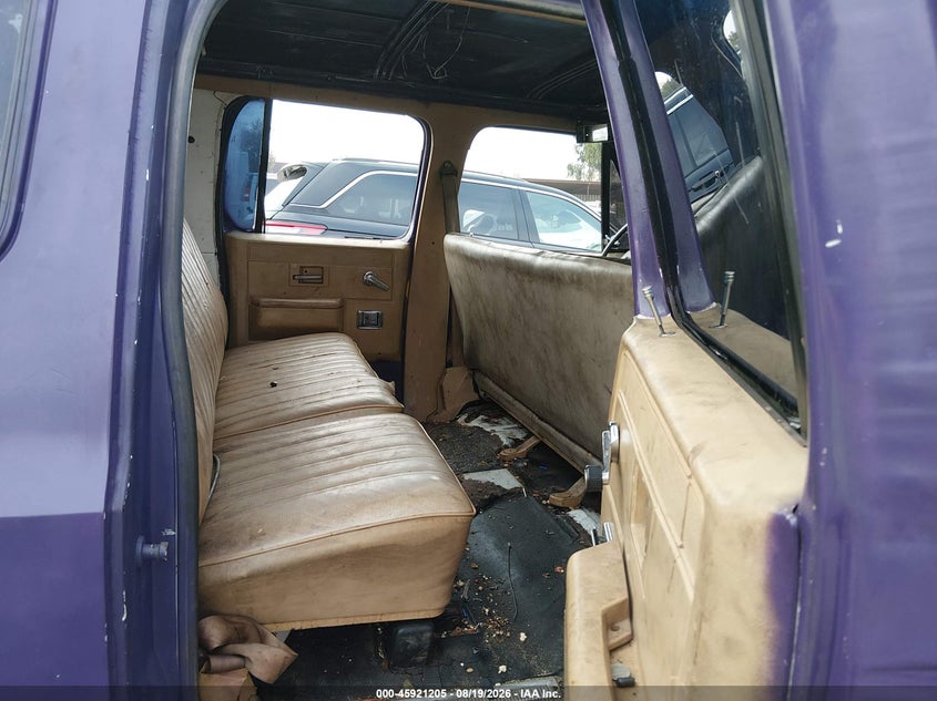 1986 CHEVROLET SUBURBAN auction photo 8